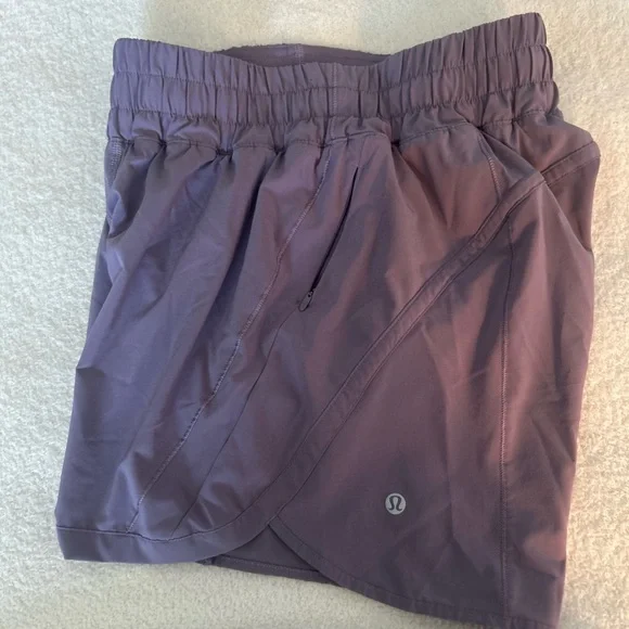 Lululemon Hotty-Hot High Rise Lined Shorts Size 6 - Picture 11 of 15